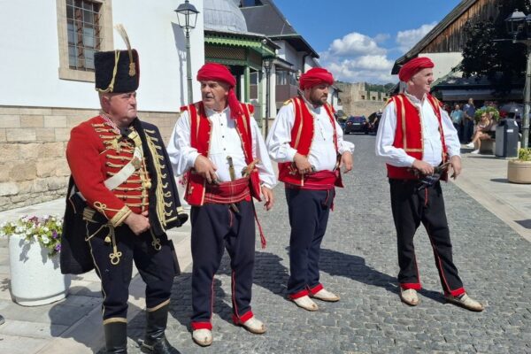 U Jajcu obilježena 30. godišnjica oslobođenja grada i Vojno-redarstvene operacije “Maestral” 5 20250913 124148 1067x800