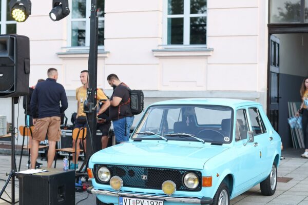 Stotine trkača na Mrkoj trci: Treća noćna atletska utrka ulicama Virovitice oborila rekord 52 541684060 1218779983611787 1773741810857288398 n