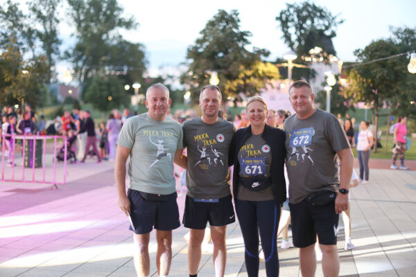 Stotine trkača na Mrkoj trci: Treća noćna atletska utrka ulicama Virovitice oborila rekord 6 543111219 1218780103611775 5201346071127761513 n