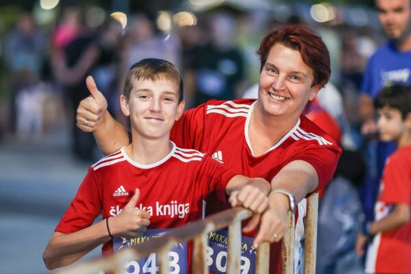 Stotine trkača na Mrkoj trci: Treća noćna atletska utrka ulicama Virovitice oborila rekord 8 543159930 1218778266945292 2111039046830505201 n