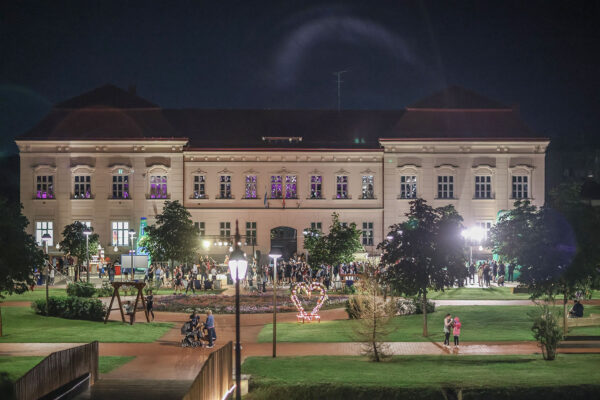 Stotine trkača na Mrkoj trci: Treća noćna atletska utrka ulicama Virovitice oborila rekord 11 543182980 1218779806945138 4020370374416470915 n