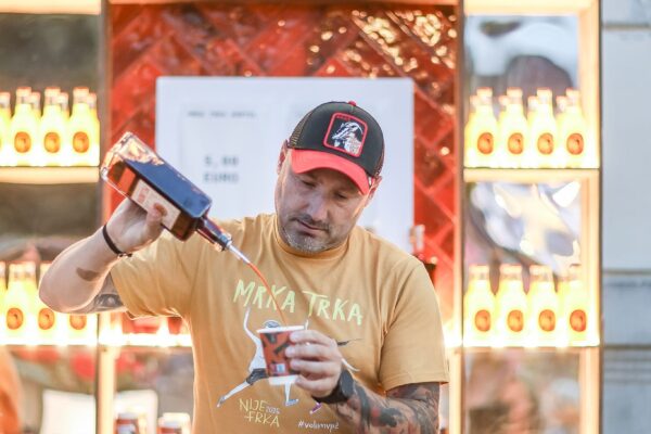 Stotine trkača na Mrkoj trci: Treća noćna atletska utrka ulicama Virovitice oborila rekord 15 543453015 1218778060278646 6096278526011461023 n