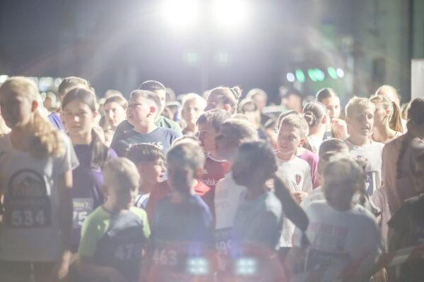 Stotine trkača na Mrkoj trci: Treća noćna atletska utrka ulicama Virovitice oborila rekord 18 544337579 1218777256945393 1321396104975518558 n