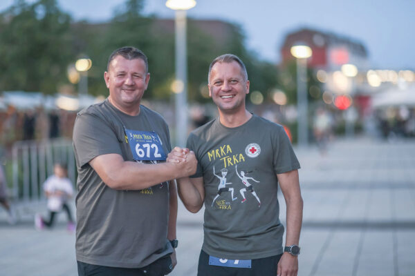 Stotine trkača na Mrkoj trci: Treća noćna atletska utrka ulicama Virovitice oborila rekord 27 544631653 1218777980278654 887132284552940729 n