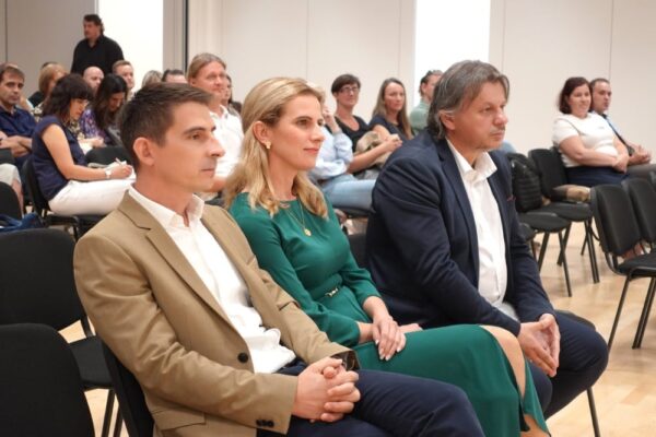 Virovitica po prvi put domaćin stručnog skupa glazbenih pedagoga iz cijele Hrvatske: Tradicijska glazba u fokusu 10 544648554 1217435513746234 8728961249932168403 n