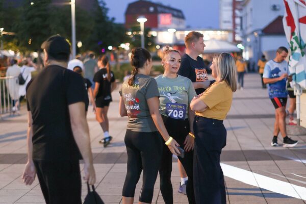 Stotine trkača na Mrkoj trci: Treća noćna atletska utrka ulicama Virovitice oborila rekord 34 544740632 1218780303611755 5038857678492395943 n