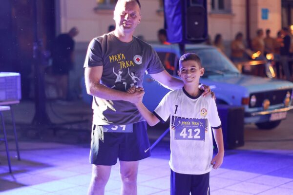 Stotine trkača na Mrkoj trci: Treća noćna atletska utrka ulicama Virovitice oborila rekord 38 544811179 1218780296945089 6062781576638102531 n