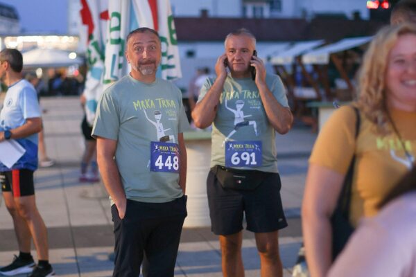 Stotine trkača na Mrkoj trci: Treća noćna atletska utrka ulicama Virovitice oborila rekord 43 544933669 1218780323611753 5577816210045427161 n