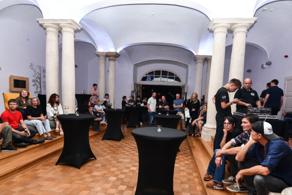 U virovitičkom dvorcu publika uživala u sjajnom nastupu Damirov Django Groupe 13 547371467 1385720320226916 3531722269016274145 n
