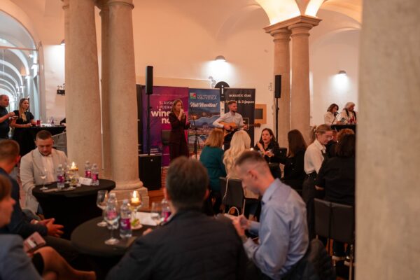 Gdje vino susreće umjetnost: U Dvorcu Pejačević održan još jedan Virovitica Wine & Art 23 555065622 1228452132651097 2861943707729942330 n