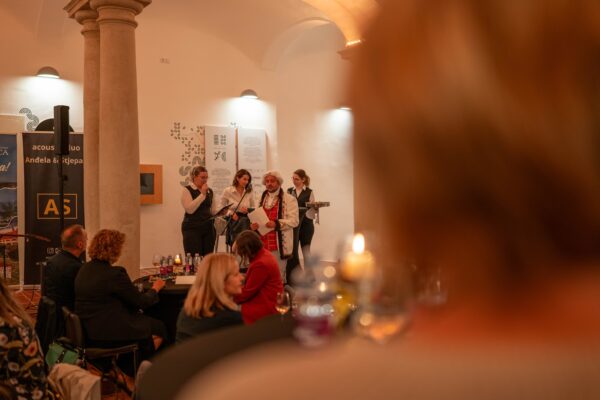 Gdje vino susreće umjetnost: U Dvorcu Pejačević održan još jedan Virovitica Wine & Art 11 555686161 1228453139317663 4872010945970229139 n