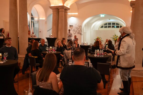 Gdje vino susreće umjetnost: U Dvorcu Pejačević održan još jedan Virovitica Wine & Art 6 556031592 1228452459317731 9001016069102294368 n