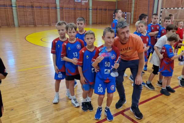 Po deseti puta održan Memorijalni turnir u mini rukometu „Vilim Tičić“ u Virovitici 7 7