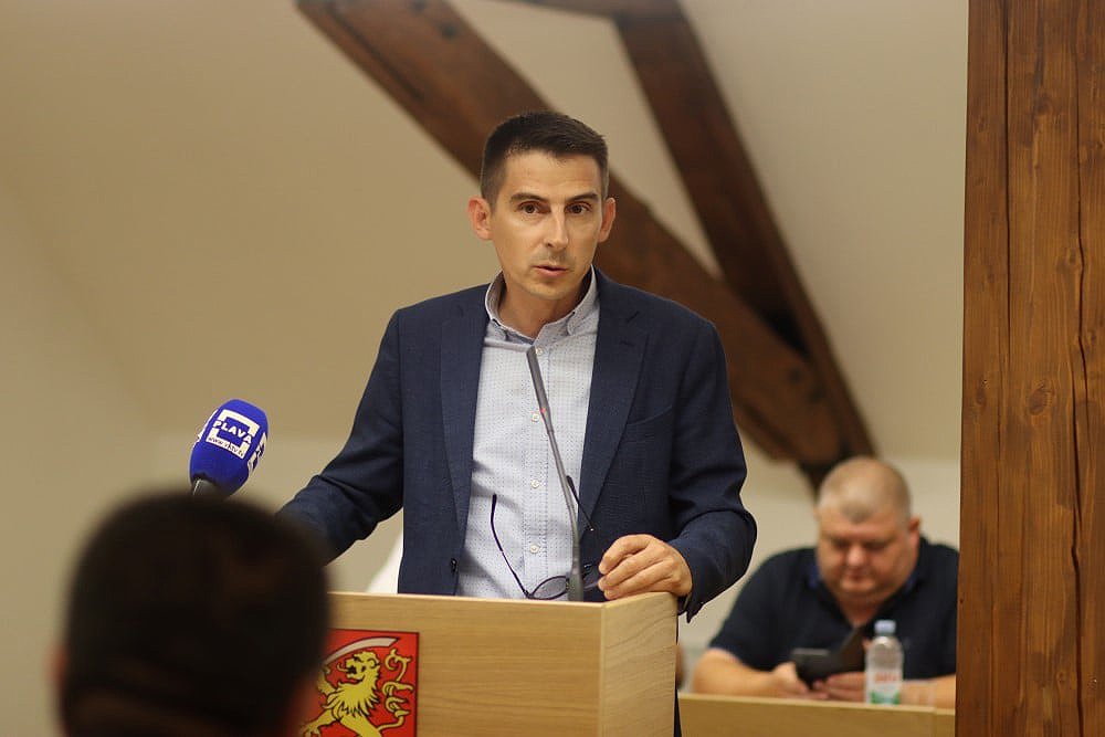 Povratak u školske klupe u Virovitici u znaku infrastrukturnih projekata; učenicima besplatni udžbenici, radni materijali i prijevoz 1 Alen Bjelica