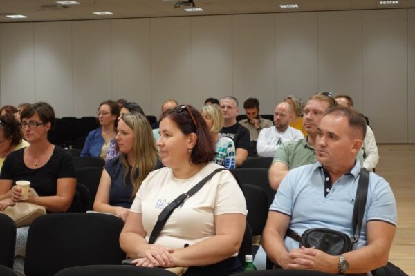 Virovitica po prvi put domaćin stručnog skupa glazbenih pedagoga iz cijele Hrvatske: Tradicijska glazba u fokusu 2 DSC07802 Custom