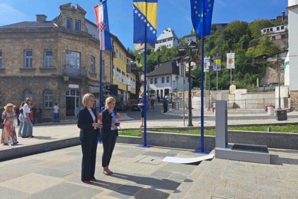 U Jajcu obilježena 30. godišnjica oslobođenja grada i Vojno-redarstvene operacije “Maestral” 38 IMG a43f0fa6d809b24ac10a07b743b7c6a4 V