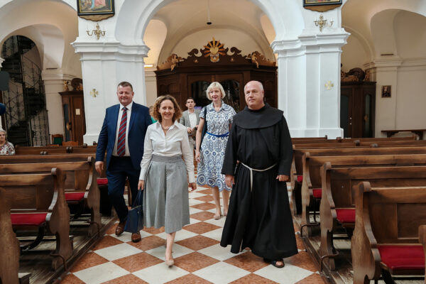 Ministrica Nina Obuljen Koržinek obišla obnovljenu baroknu propovjedaonicu sv. Mihaela u Virovitici 3 IMG 20250905 101816