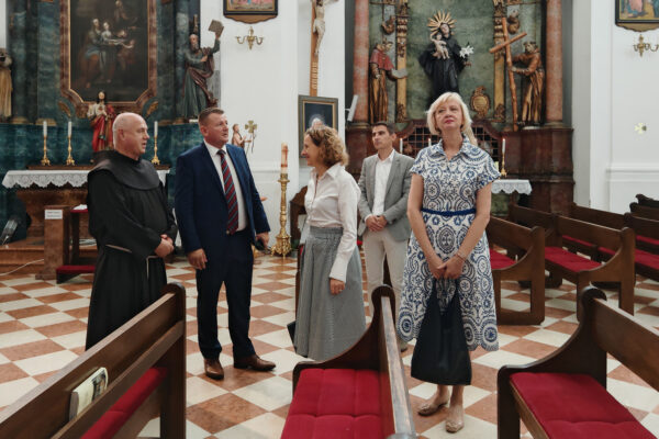Ministrica Nina Obuljen Koržinek obišla obnovljenu baroknu propovjedaonicu sv. Mihaela u Virovitici 7 IMG 20250905 102122