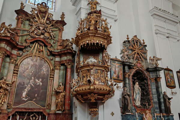 Ministrica Nina Obuljen Koržinek obišla obnovljenu baroknu propovjedaonicu sv. Mihaela u Virovitici 13 IMG 20250905 102345