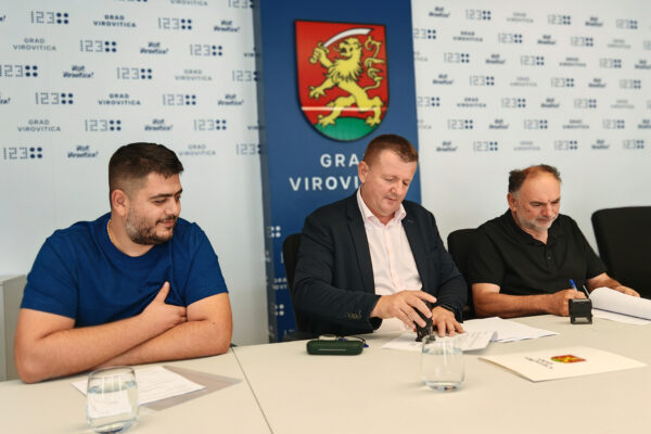 Virovitica kreće u obnovu užeg centra grada: Potpisan ugovor za uređenje Trga kralja Tomislava 8 IMG 20250917 101346