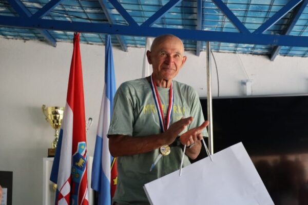 Brojni trkači i ove godine povezali Barcs i Viroviticu: Doznajte rezultate 33. polumaratona i male utrke na 3 kilometra 57 IMG 2101