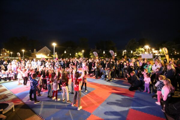Šest trenera, brojni posjetitelji i jedna poruka: #BeActive Night pretvorio virovitičku šetnicu u veliku sportsku pozornicu 39 IMG 3441 1500x1000