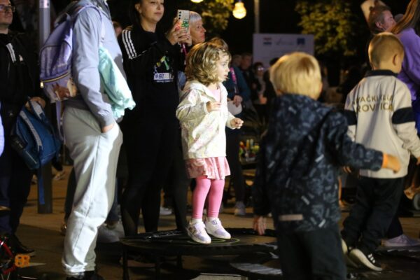 Šest trenera, brojni posjetitelji i jedna poruka: #BeActive Night pretvorio virovitičku šetnicu u veliku sportsku pozornicu 31 IMG 3557 1500x1000