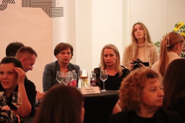 Gdje vino susreće umjetnost: U Dvorcu Pejačević održan još jedan Virovitica Wine & Art 25 IMG 5645