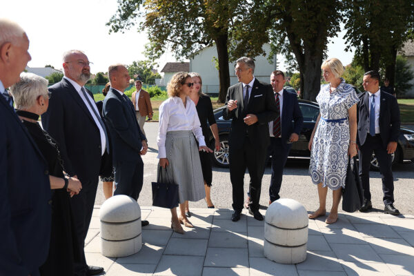 drzavni atrhiv jedan 5