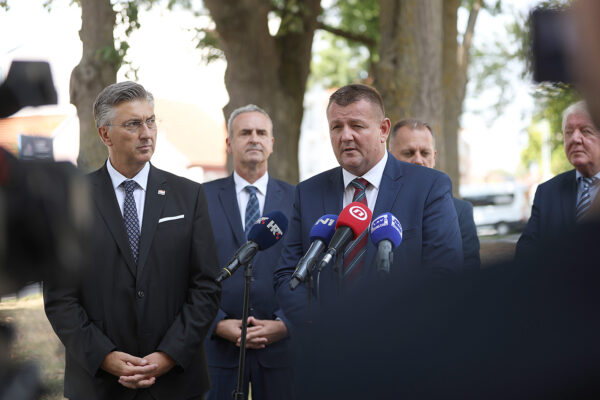 Premijer Andrej Plenković: Vlada RH će i dalje podupirati sve projekte u Virovitičko-podravskoj županiji 3 press nakon sjednice 71