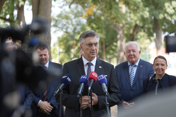 Premijer Andrej Plenković: Vlada RH će i dalje podupirati sve projekte u Virovitičko-podravskoj županiji 4 press nakon sjednice 86