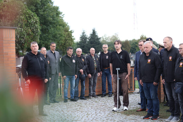 Fotogalerija: Polaganjem vijenaca i paljenjem lampiona obilježena 34. obljetnice oslobađanja virovitičke vojarne 33 vijenci vtc vojarna 104