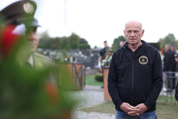 Fotogalerija: Polaganjem vijenaca i paljenjem lampiona obilježena 34. obljetnice oslobađanja virovitičke vojarne 21 vijenci vtc vojarna 50