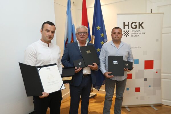 Najbolje tvrtke Virovitičko-podravske županije: Peradarstvo Posavac, Anka i Konta dobitnici Zlatne kune 2024. 7 zlatna kuna hgk 2025 162