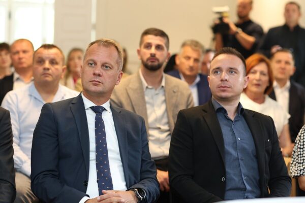 Svečana sjednica HGK – ŽK Virovitica: Poduzetnici VPŽ ostvarili povijesne rezultate, prihodi preko milijardu 6 zlatna kuna hgk 2025 27