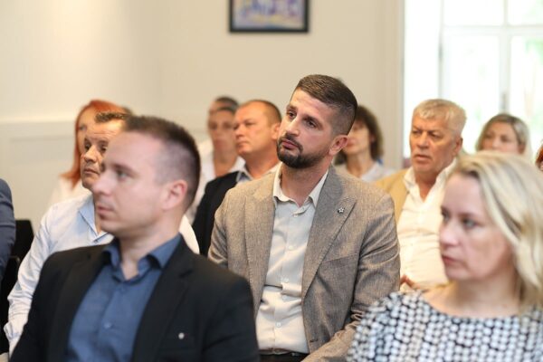 Svečana sjednica HGK – ŽK Virovitica: Poduzetnici VPŽ ostvarili povijesne rezultate, prihodi preko milijardu 9 zlatna kuna hgk 2025 34