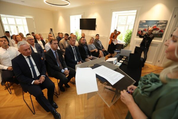 Svečana sjednica HGK – ŽK Virovitica: Poduzetnici VPŽ ostvarili povijesne rezultate, prihodi preko milijardu 1 zlatna kuna hgk 2025 5