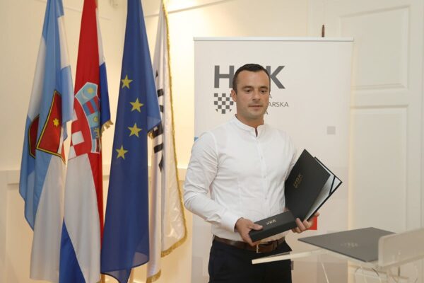Najbolje tvrtke Virovitičko-podravske županije: Peradarstvo Posavac, Anka i Konta dobitnici Zlatne kune 2024. 2 zlatna kuna hgk 2025 59