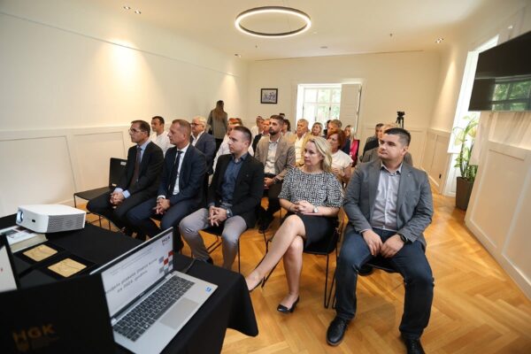 Svečana sjednica HGK – ŽK Virovitica: Poduzetnici VPŽ ostvarili povijesne rezultate, prihodi preko milijardu 2 zlatna kuna hgk 2025 7
