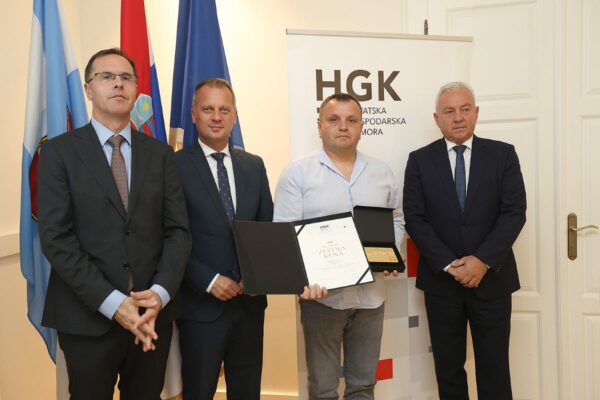 Najbolje tvrtke Virovitičko-podravske županije: Peradarstvo Posavac, Anka i Konta dobitnici Zlatne kune 2024. 5 zlatna kuna hgk 2025 80