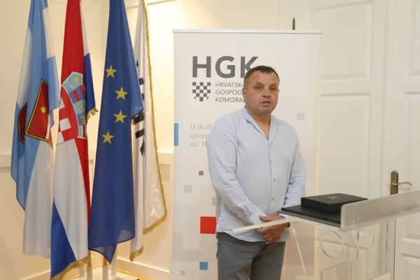 Najbolje tvrtke Virovitičko-podravske županije: Peradarstvo Posavac, Anka i Konta dobitnici Zlatne kune 2024. 6 zlatna kuna hgk 2025 88