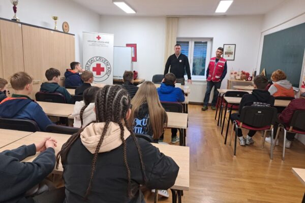 Nazori u Gradskom društvu Crvenog križa Virovitica: Prvi koraci u prvoj pomoći, priča o socijalnim djelatnostima i prilika za volontiranje 1 20251015 074508