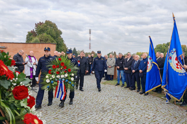 Obljetnica osnutka 127. brigade HV: Sveta misa i polaganje vijenaca u čast poginulim braniteljima 14 IMG 20251002 091401