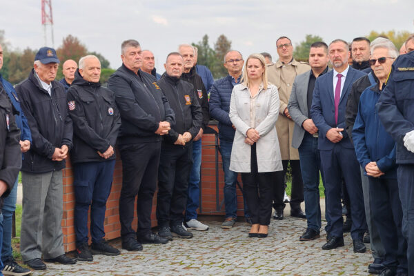 Obljetnica osnutka 127. brigade HV: Sveta misa i polaganje vijenaca u čast poginulim braniteljima 23 IMG 20251002 091834 1