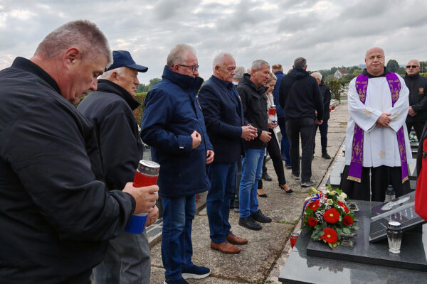 Obljetnica osnutka 127. brigade HV: Sveta misa i polaganje vijenaca u čast poginulim braniteljima 26 IMG 20251002 092812