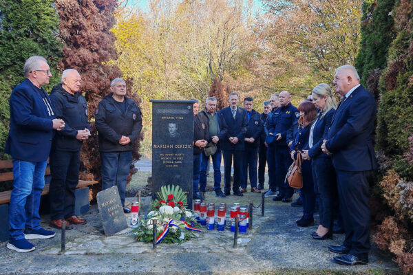 Odavanjem počasti poginulom hrvatskom branitelju Marijanu Derežiću, obilježena 34. obljetnica VRO “OTKOS 10” 7 IMG 20251031 090545