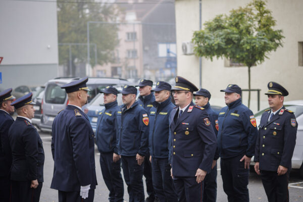 Fotogalerija: Svečanom sjednicom i defileom gradskim ulicama proslavljena 150. godišnjica vatrogastva u Virovitici 8 U5A3223