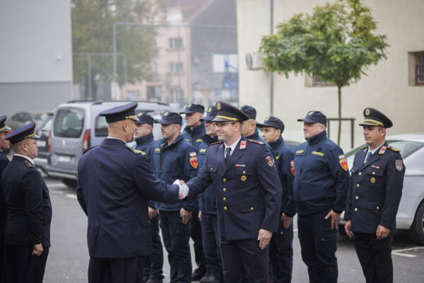 Fotogalerija: Svečanom sjednicom i defileom gradskim ulicama proslavljena 150. godišnjica vatrogastva u Virovitici 9 U5A3225