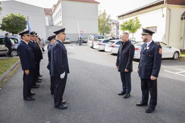 Fotogalerija: Svečanom sjednicom i defileom gradskim ulicama proslavljena 150. godišnjica vatrogastva u Virovitici 32 U5A3387
