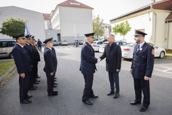 Fotogalerija: Svečanom sjednicom i defileom gradskim ulicama proslavljena 150. godišnjica vatrogastva u Virovitici 33 U5A3390